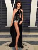 Kendall-Jenner-at-2019-Vanity-Fair-Oscar-Party-937