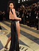 Kendall-Jenner-at-2019-Vanity-Fair-Oscar-Party-939
