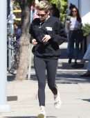 Kristen Stewart for Smoothie Run in Los Angeles