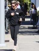 Kristen Stewart for Smoothie Run in Los Angeles