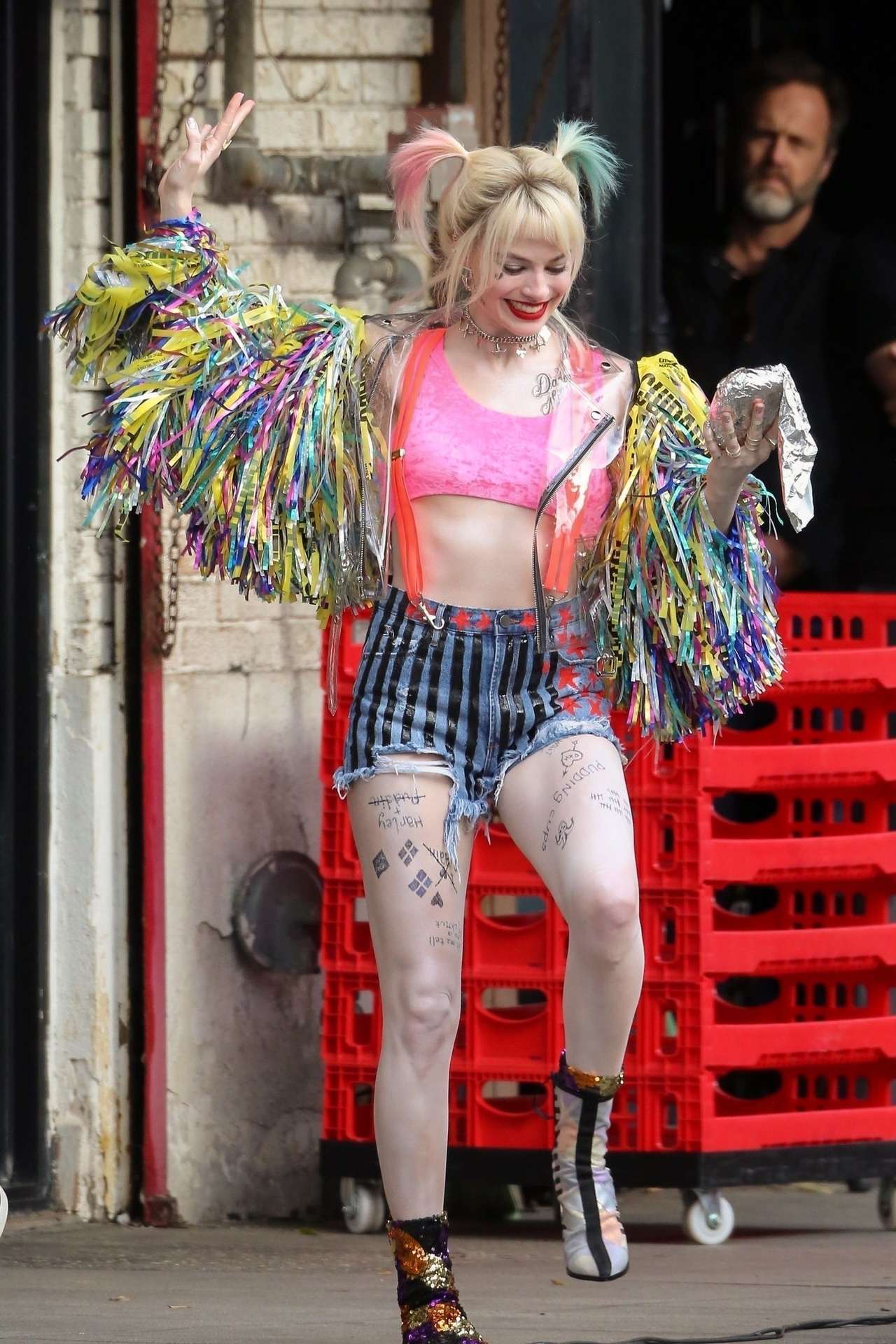 Margot Robbie Filming Suicide Squad Spin-off 'Birds of Prey' in Downtown LA