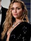 Miley-Cyrus-at-2019-Vanity-Fair-Oscar-Party-15