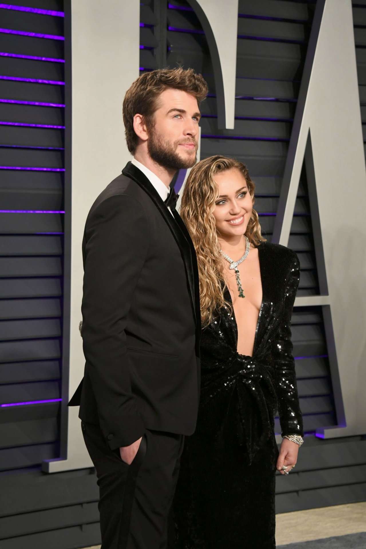 Miley-Cyrus-at-2019-Vanity-Fair-Oscar-Party-7