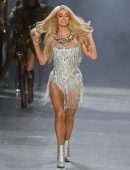 Paris Hilton – The Blonds Fashion Show in New York