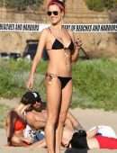Alessandra-Ambrosio-Playing-Volleyball-11