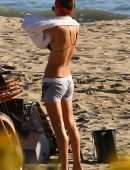 Alessandra-Ambrosio-Playing-Volleyball-33