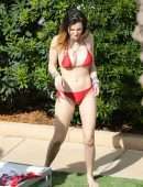 Bella-Thorne-301