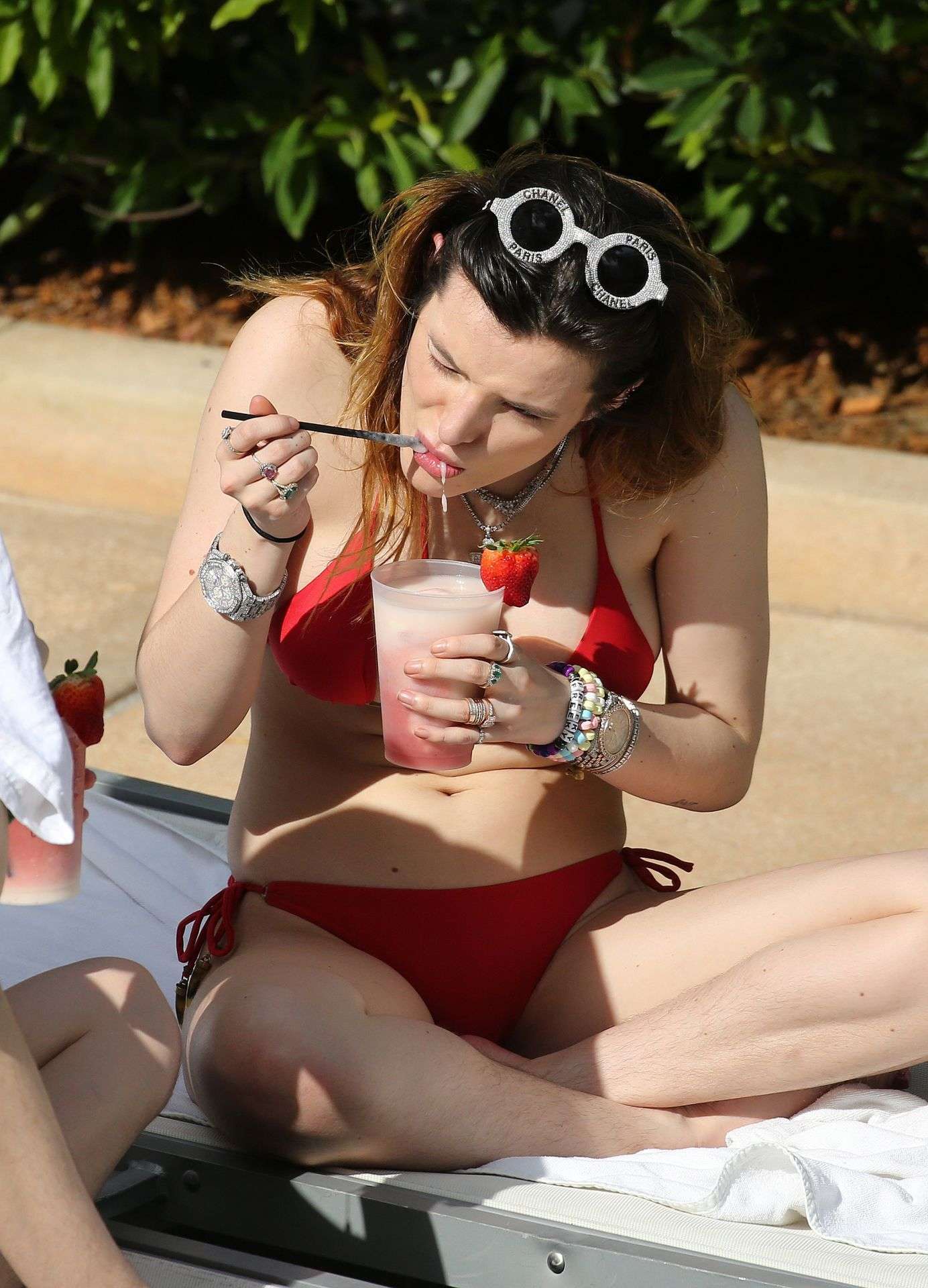 Bella-Thorne-303