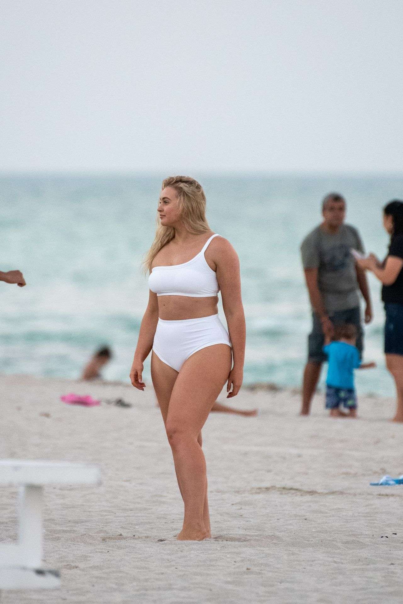 Iskra-Lawrence-Booty-802