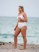 Iskra-Lawrence-Booty-808