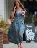 Isla Fisher Leaving a Nail Salon in Los Angeles