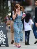 Isla Fisher Leaving a Nail Salon in Los Angeles