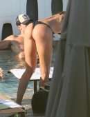 Izabel Goulart in Thong Bikini in Rio de Janeiro