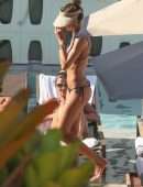 Izabel Goulart in Thong Bikini in Rio de Janeiro
