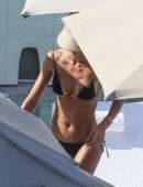 Izabel Goulart in Thong Bikini in Rio de Janeiro