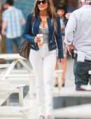 Jennifer Lopez Booty in Jeans and Constance Wu on the Set of 'Hustlers' in NYC