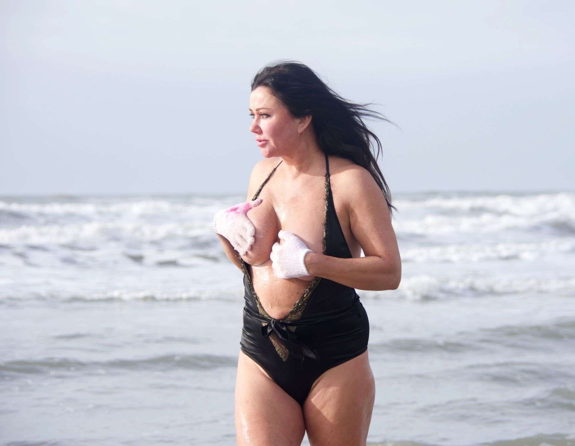 Lisa Appleton Wardrobe Malfunction at the Beach