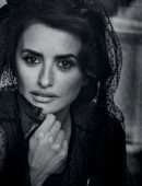 Penelope-Cruz-in-Vogue-Magazine-Espana-April-2019-12