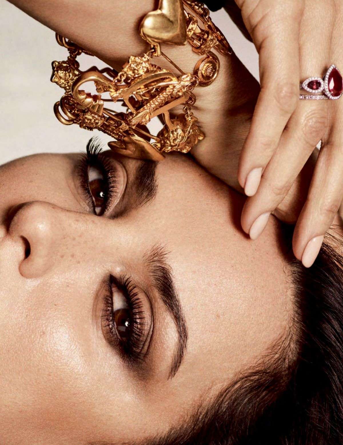 Penelope-Cruz-in-Vogue-Magazine-Espana-April-2019-14