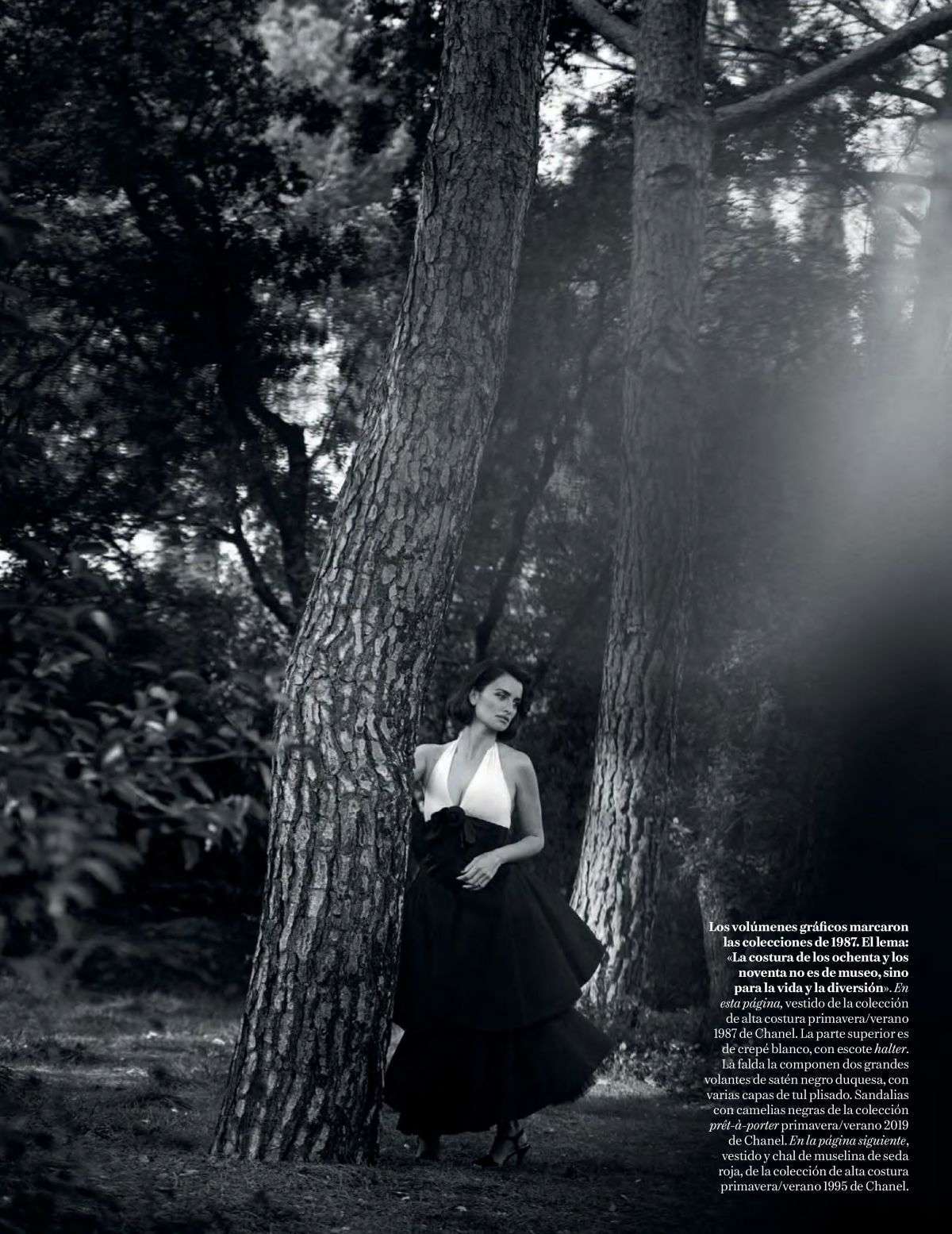 Penelope-Cruz-in-Vogue-Magazine-Espana-April-2019-16