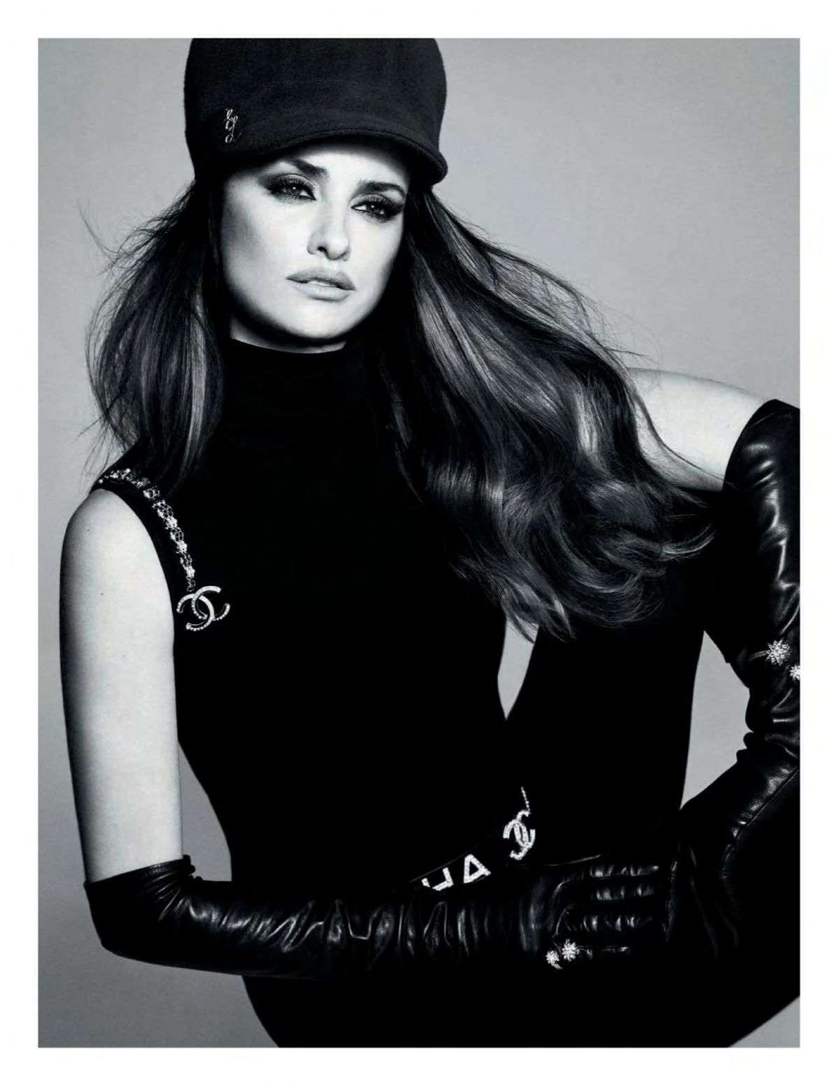 Penelope-Cruz-in-Vogue-Magazine-Espana-April-2019-6