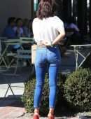 Sarah Hyland Leaving Nine Zero One Salon with a New Hair Style in LA