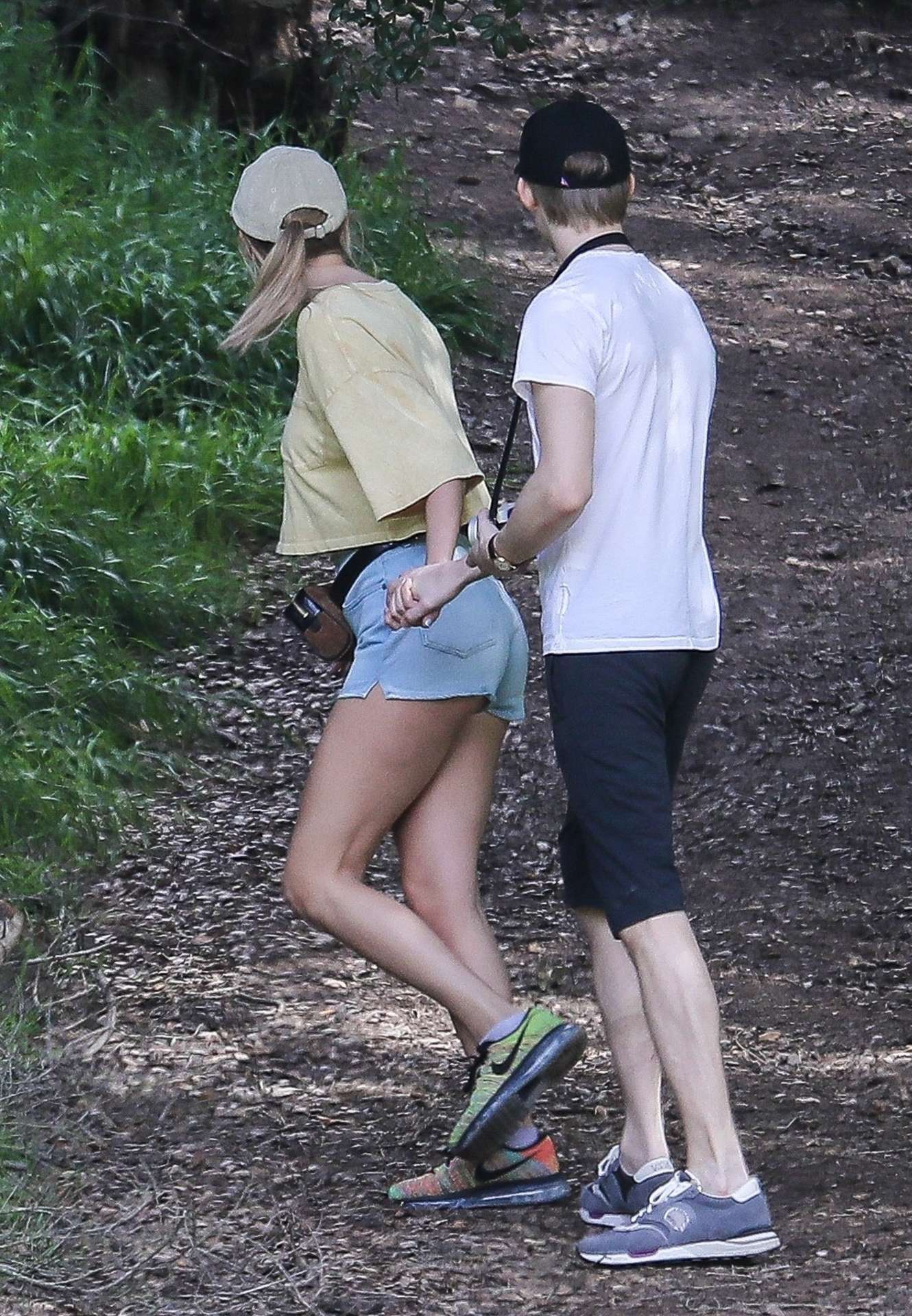 Taylor Swift and her Boyfriend at the Franklin Canyon Park Trail in Santa Monica