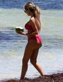 Farrah Abraham Booty in Pink Bikini at the Beach in Tulum, Mexico