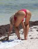 Farrah Abraham Booty in Pink Bikini at the Beach in Tulum, Mexico