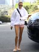 Hailey Baldwin Outside a Pilates Studio in Hollywood