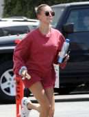 Hailey Baldwin Out After Pilates Class in Los Angeles