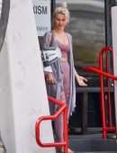 Julianne Hough Leaving a Dance Studio in Los Angeles