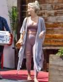 Julianne Hough Leaving a Dance Studio in Los Angeles