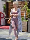 Julianne Hough Leaving a Dance Studio in Los Angeles