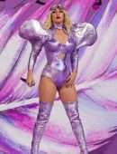 Katy Perry Performing Live at 2019 New Orleans Jazz & Heritage Festival 50th Anniversary