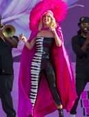 Katy Perry Performing Live at 2019 New Orleans Jazz & Heritage Festival 50th Anniversary