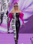 Katy Perry Performing Live at 2019 New Orleans Jazz & Heritage Festival 50th Anniversary
