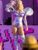 Katy Perry Performing Live at 2019 New Orleans Jazz & Heritage Festival 50th Anniversary