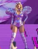 Katy-Perry-Performing-Live-8
