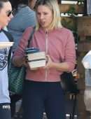 Kristen Bell Leaving for Lunch in Los Angeles