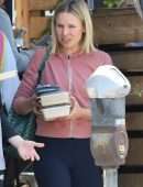Kristen Bell Leaving for Lunch in Los Angeles