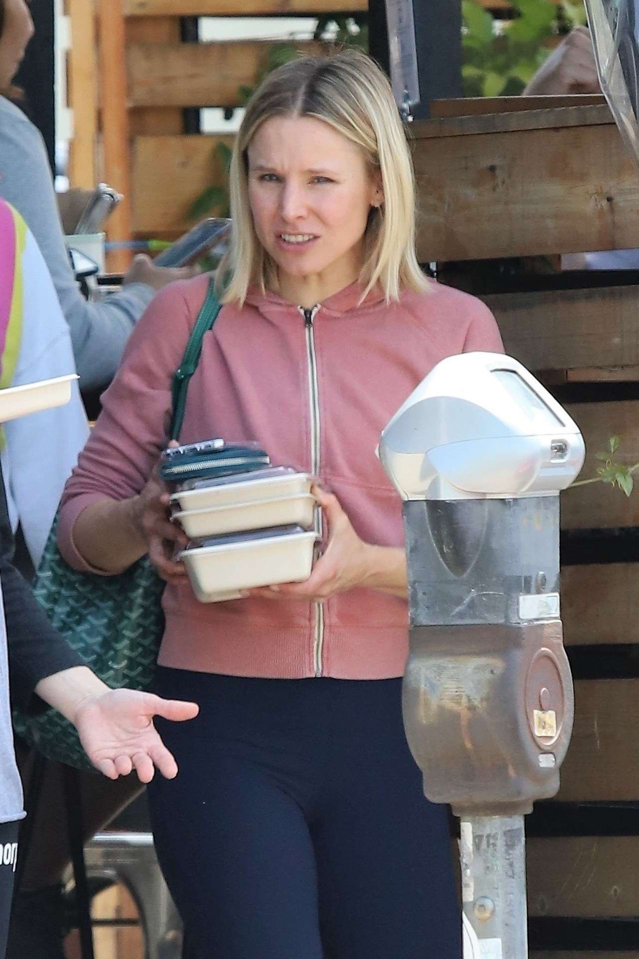 Kristen Bell Leaving for Lunch in Los Angeles
