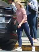 Kristen Bell Leaving for Lunch in Los Angeles