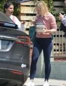Kristen Bell Leaving for Lunch in Los Angeles