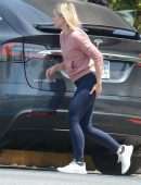 Kristen Bell Leaving for Lunch in Los Angeles