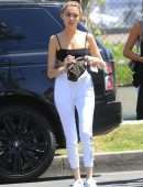 Madison Beer at a Nail Salon in Beverly Hills