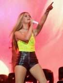 Maren Morris Performing Live at the 2019 Coachella Valley Music and Arts Festival in Indio