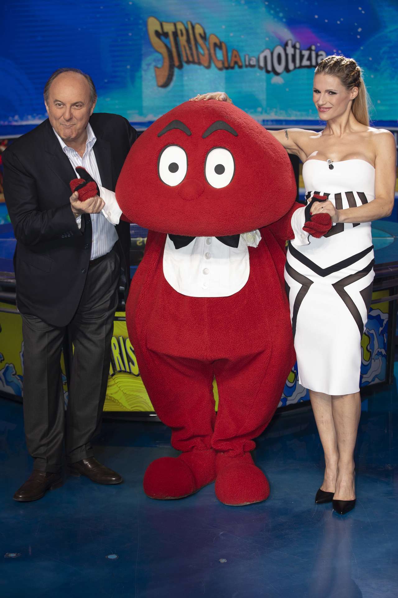 Michelle Hunziker at Photocall "Striscia la Notizia" in Milan