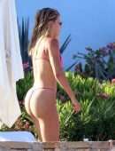 Sofia Richie Booty at a Pool in Mexico