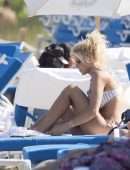 Victoria Silvstedt in the Sun on the Beach in Miami